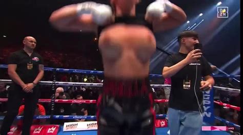 hemsley flash uncensored|Womens boxer flashes the crowd after her first win